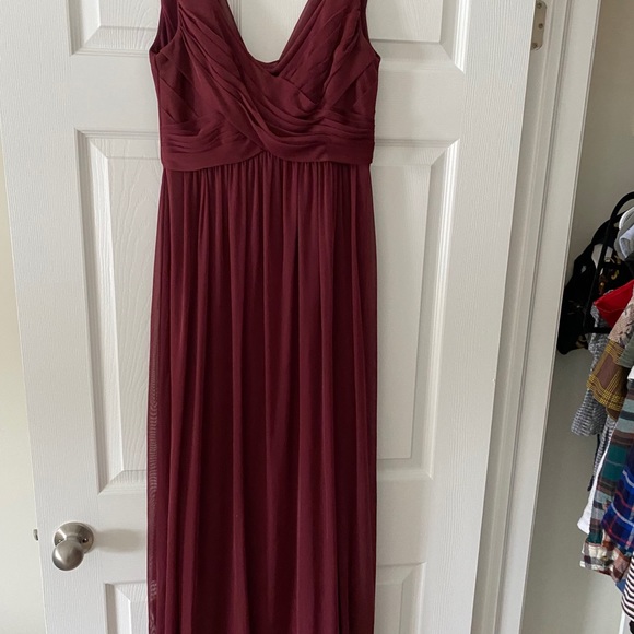 David’s bridal dress, with a scoop back - Picture 1 of 3